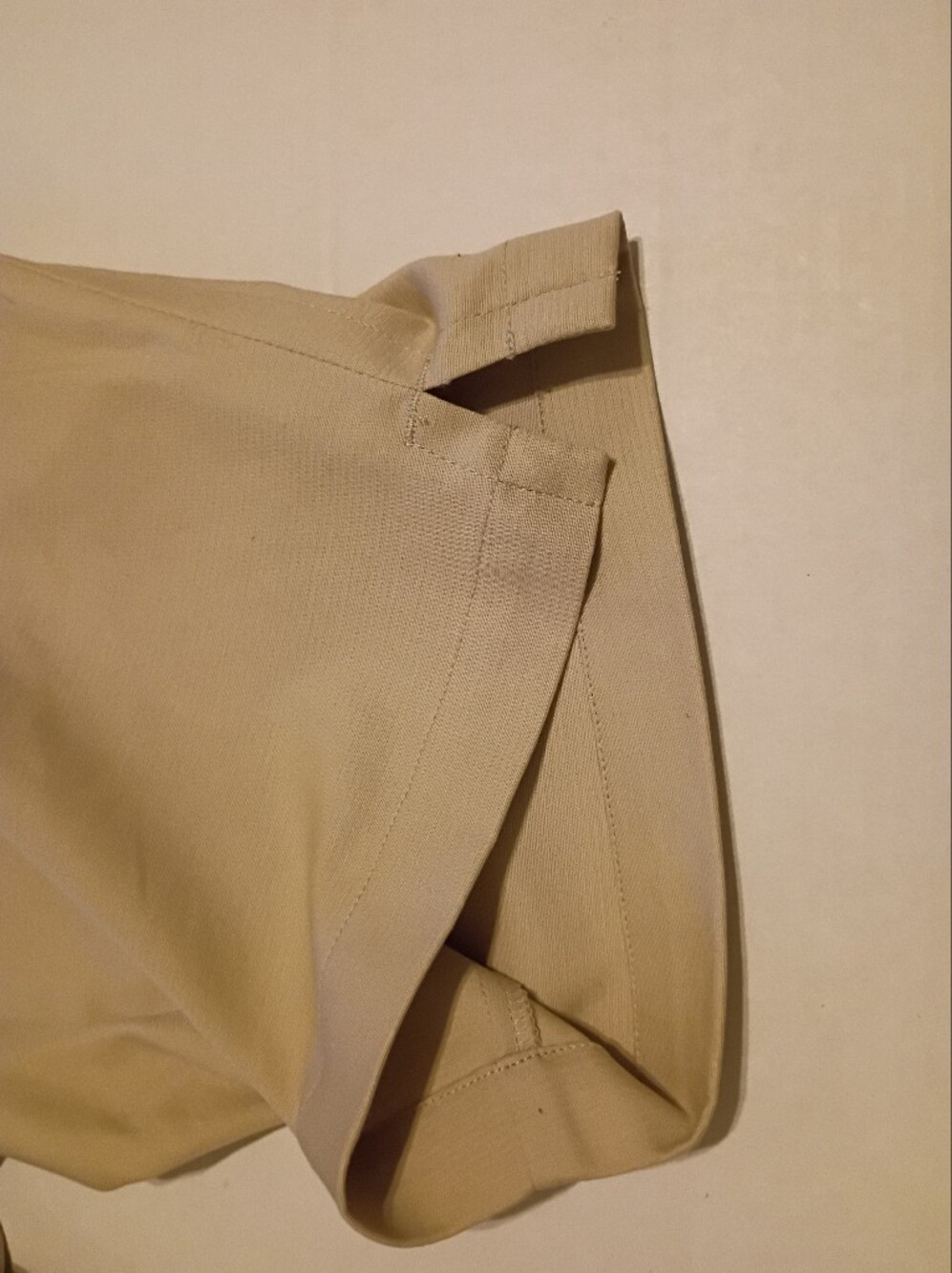 Charter Club Women's Bermuda Shorts in Navy and Tan with Gold-Tone Buckle Sz 12 - Picture 7 of 8